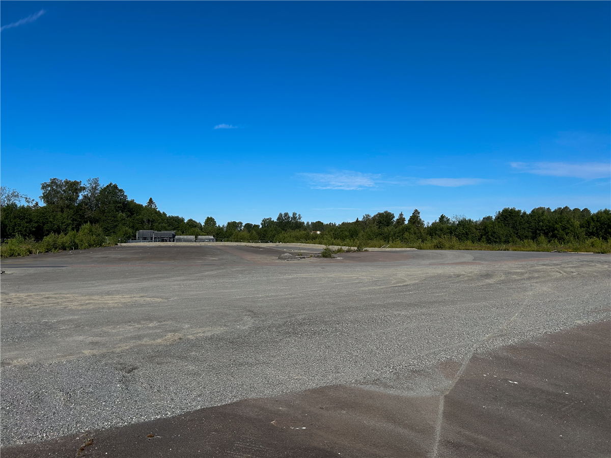 Batterilager tomt - Klikk for stort bilde
