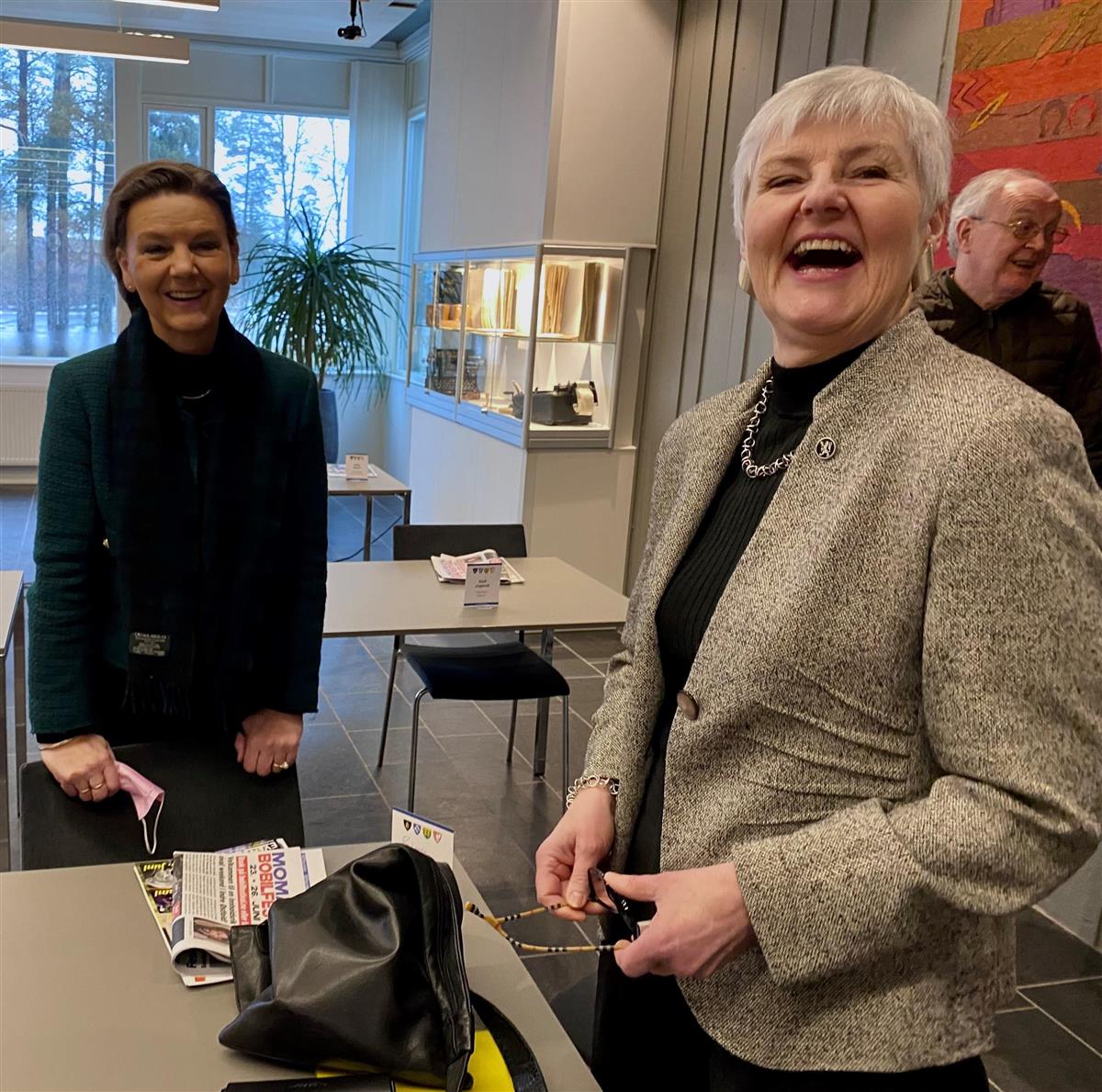 Valgerd Svarstad Haugland og Ingjerd Schou - Klikk for stort bilde