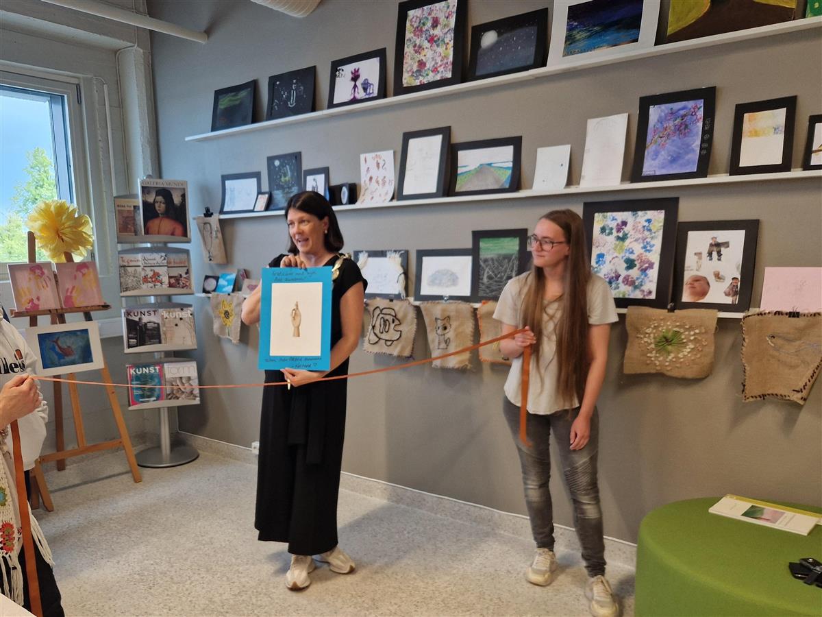 Åpnings av kunstrom på kulturskolen juni 2024 - Klikk for stort bilde
