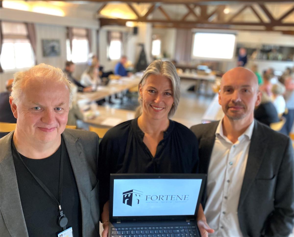 Hans Petter Ringstad, Hanne Westerveld Jensen og Åsmund Kobbevik - Klikk for stort bilde
