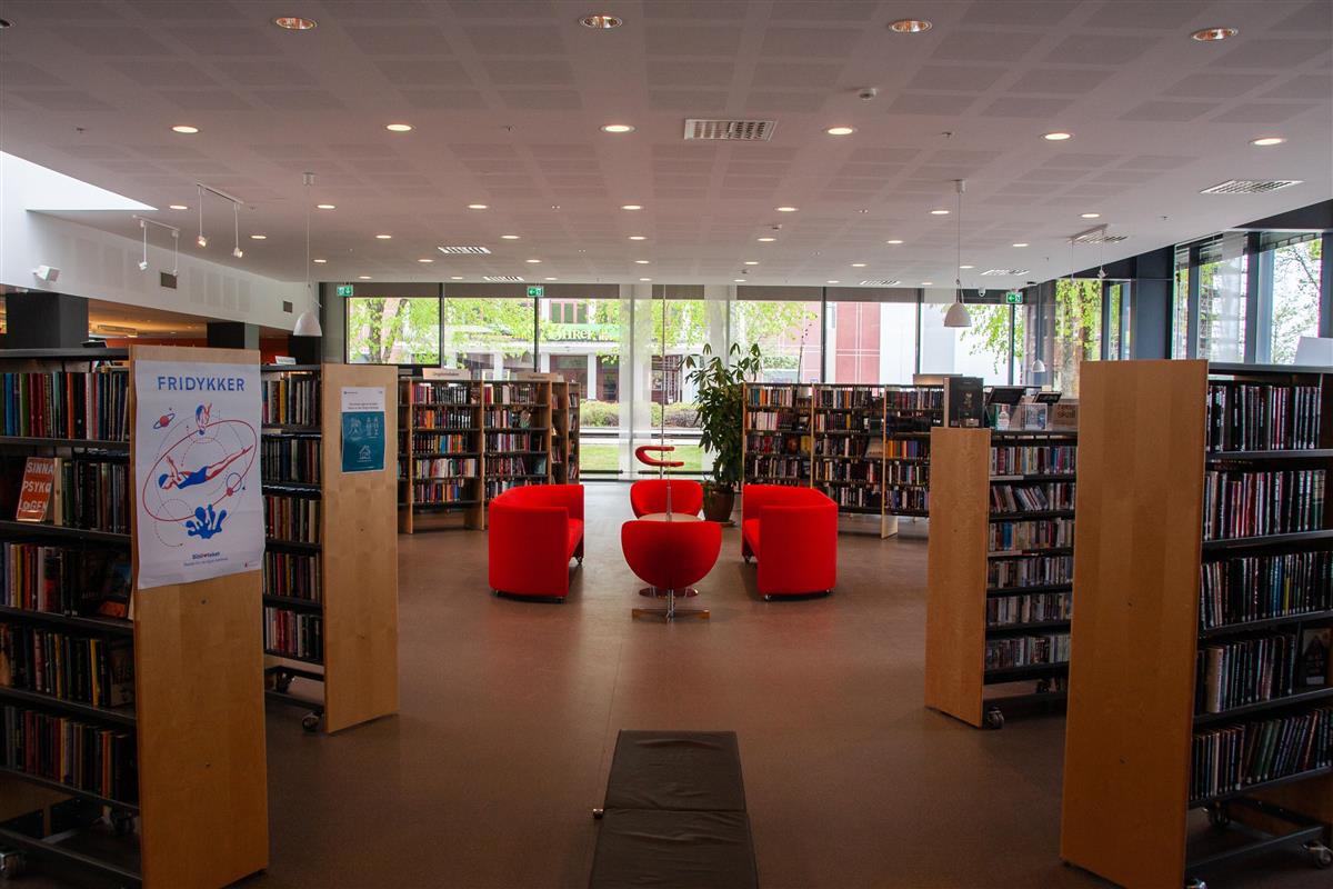 Mysen innbyggertorg og bibliotek - Klikk for stort bilde